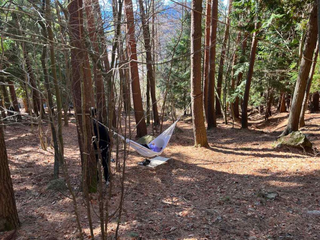 星のや富士 木漏れ日デッキ ハンモック